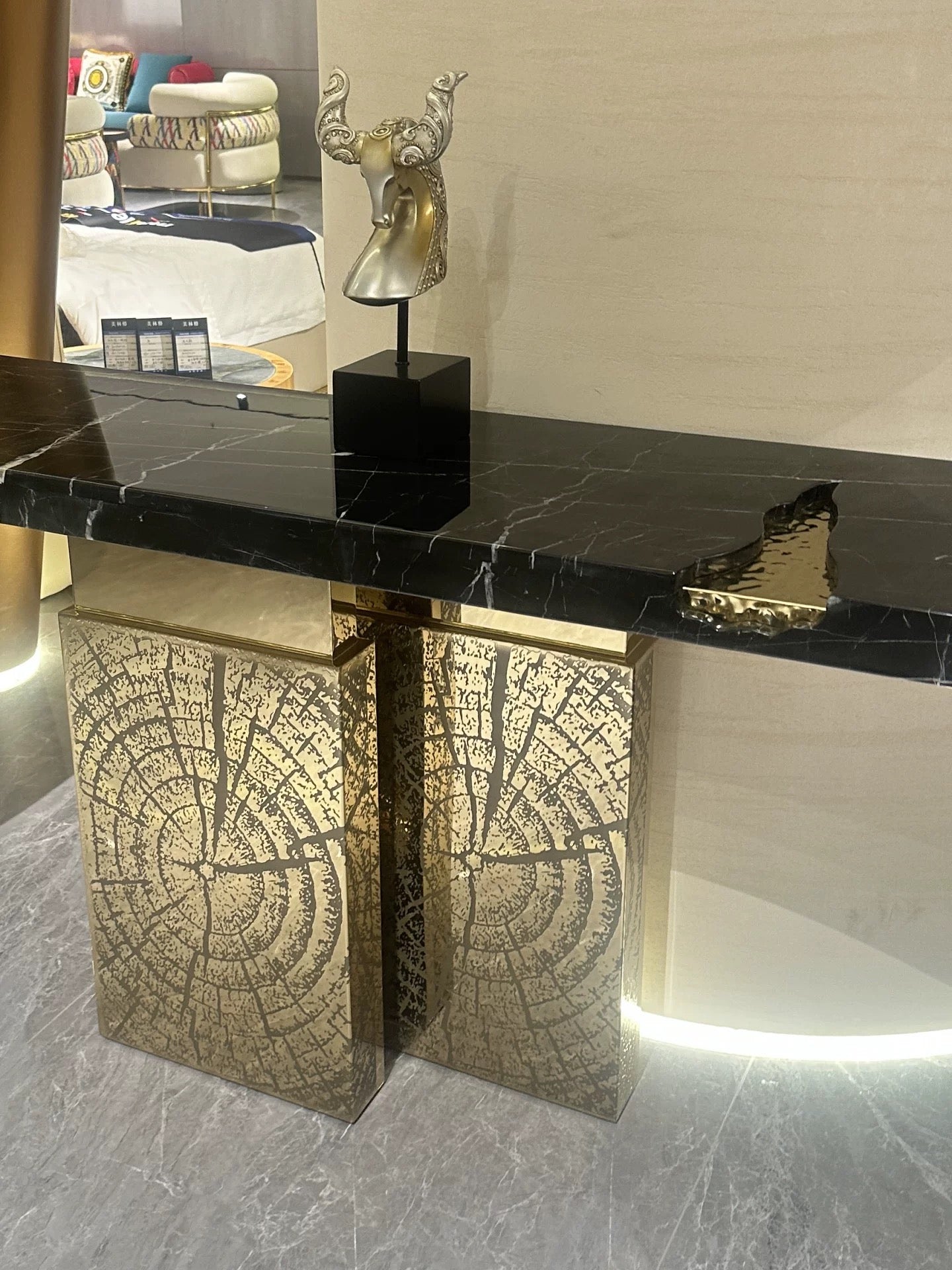 Luxurious Boca Do Lobo Brass Table Natural Marble Side Table Console