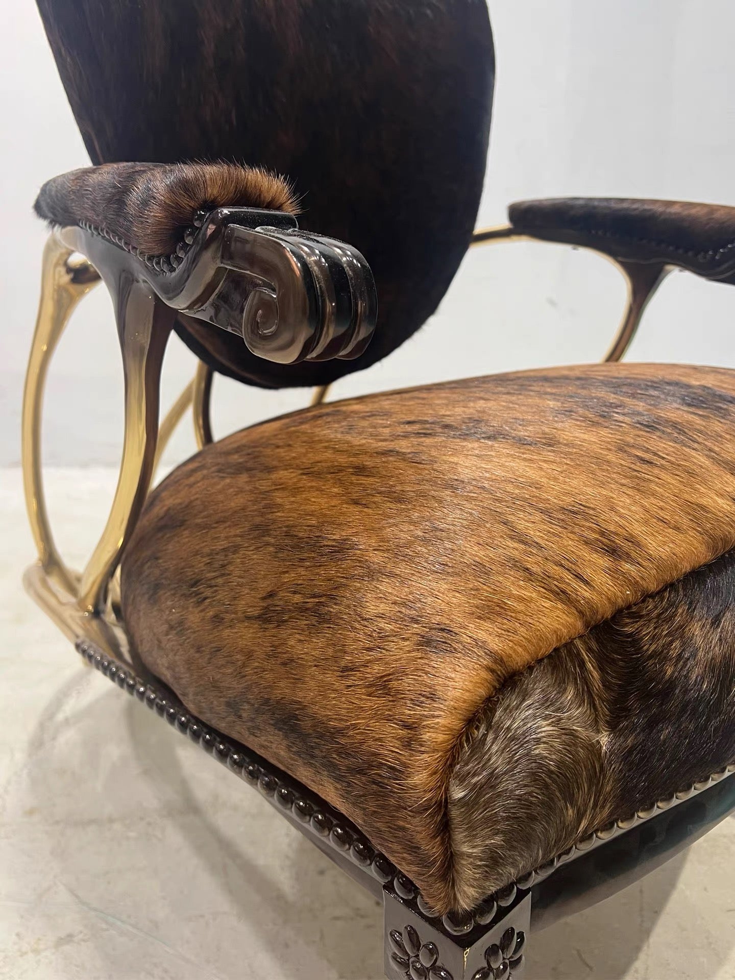 New Arrivals 2025 Autumn Furniture Idea from Butterfly Brass Cowhide ArmChair