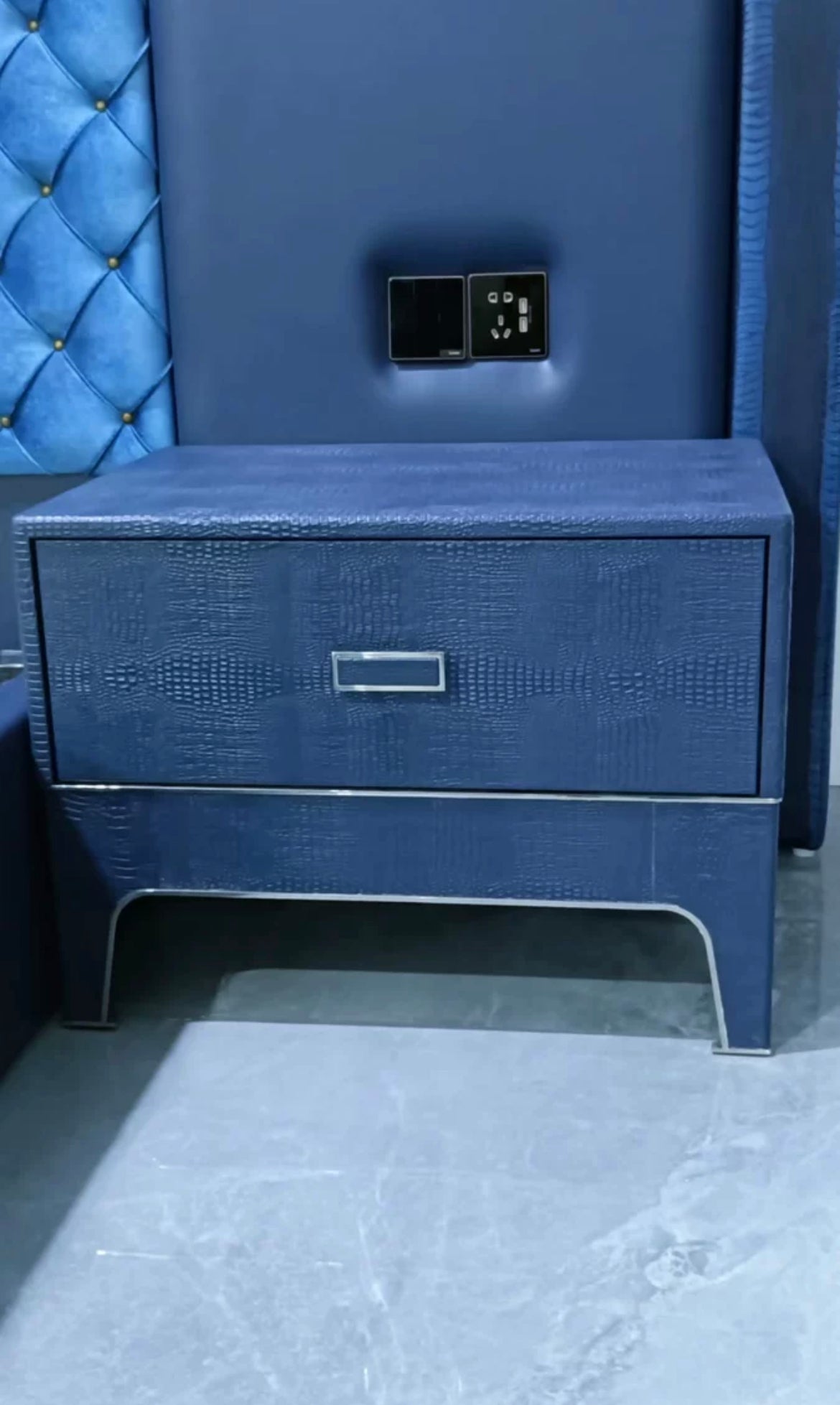 Royal Blue crocodile leather bed high grade velvet master room bed