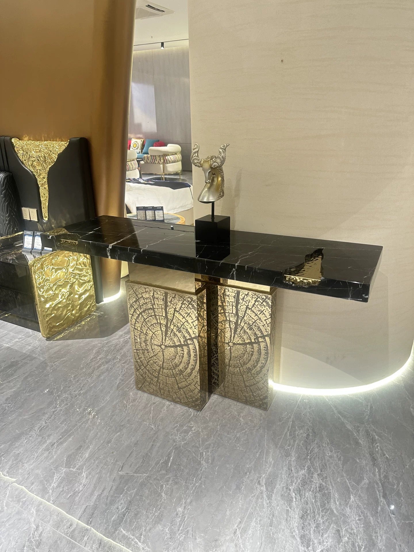 Luxurious Boca Do Lobo Brass Table Natural Marble Side Table Console