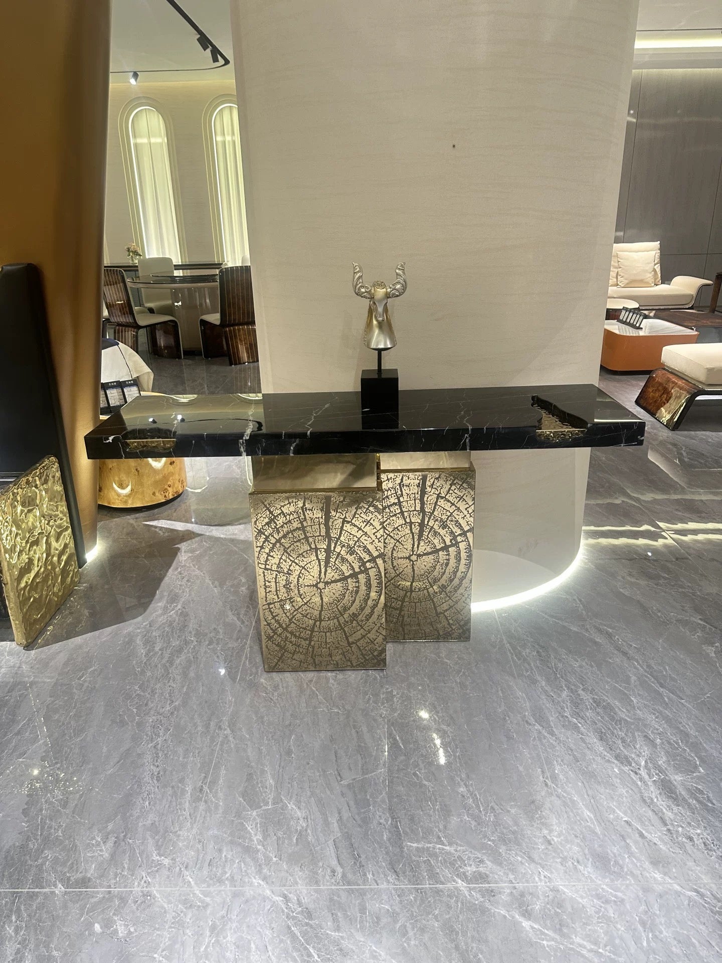 Luxurious Boca Do Lobo Brass Table Natural Marble Side Table Console