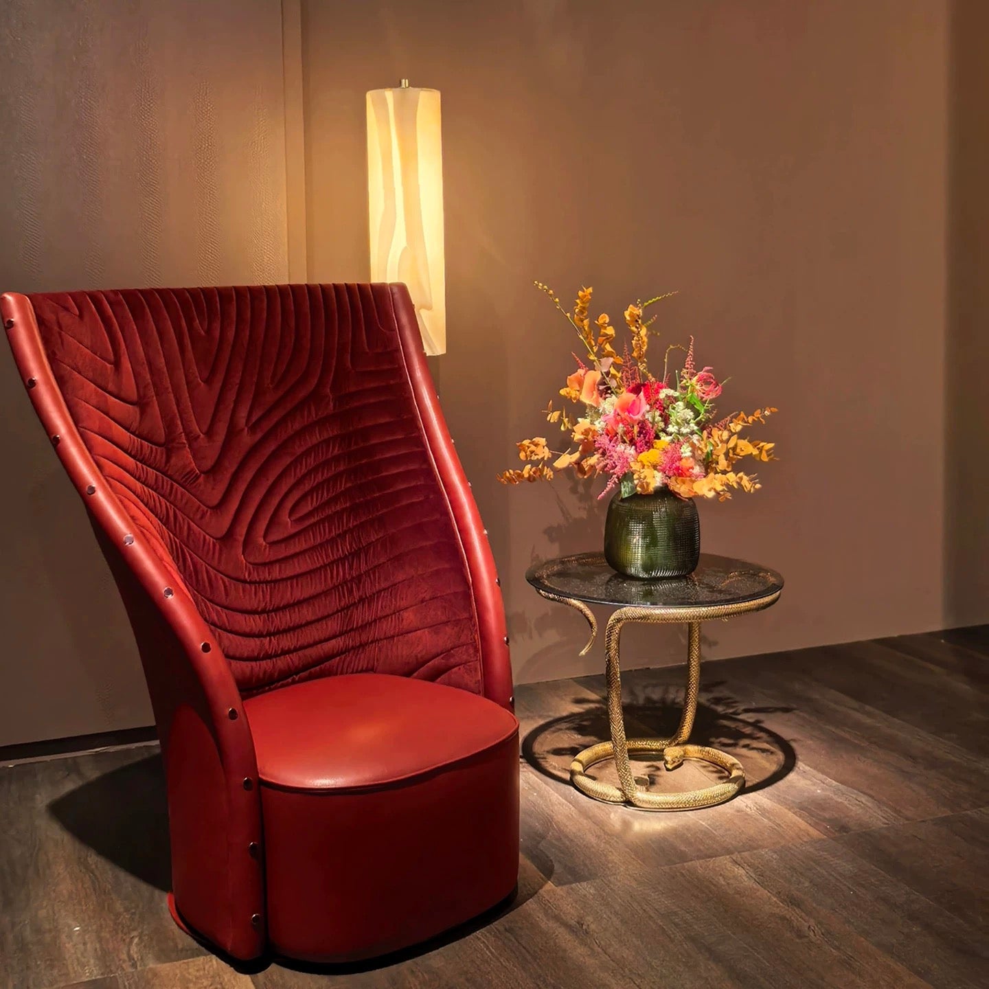 New Arrivals Snake Head Round Side Table Tempered Glass Coffee Table