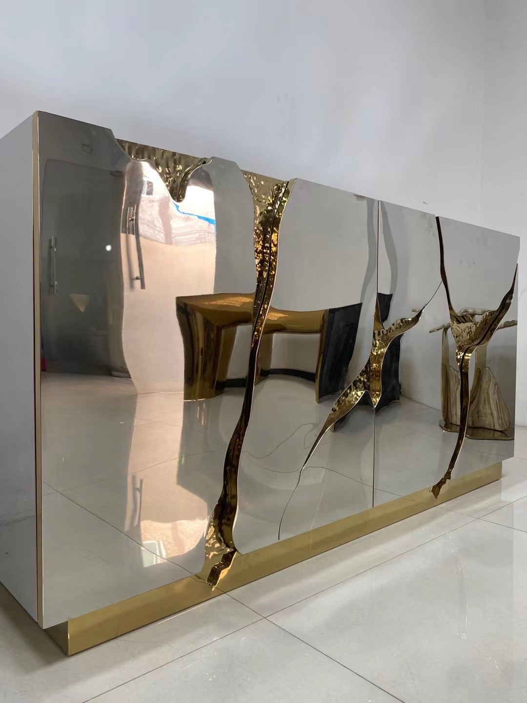 Stainless steel cabinet fashion design