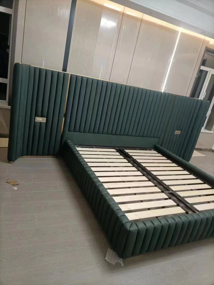 Green Napa Leather Double Bed Luxury Master Room