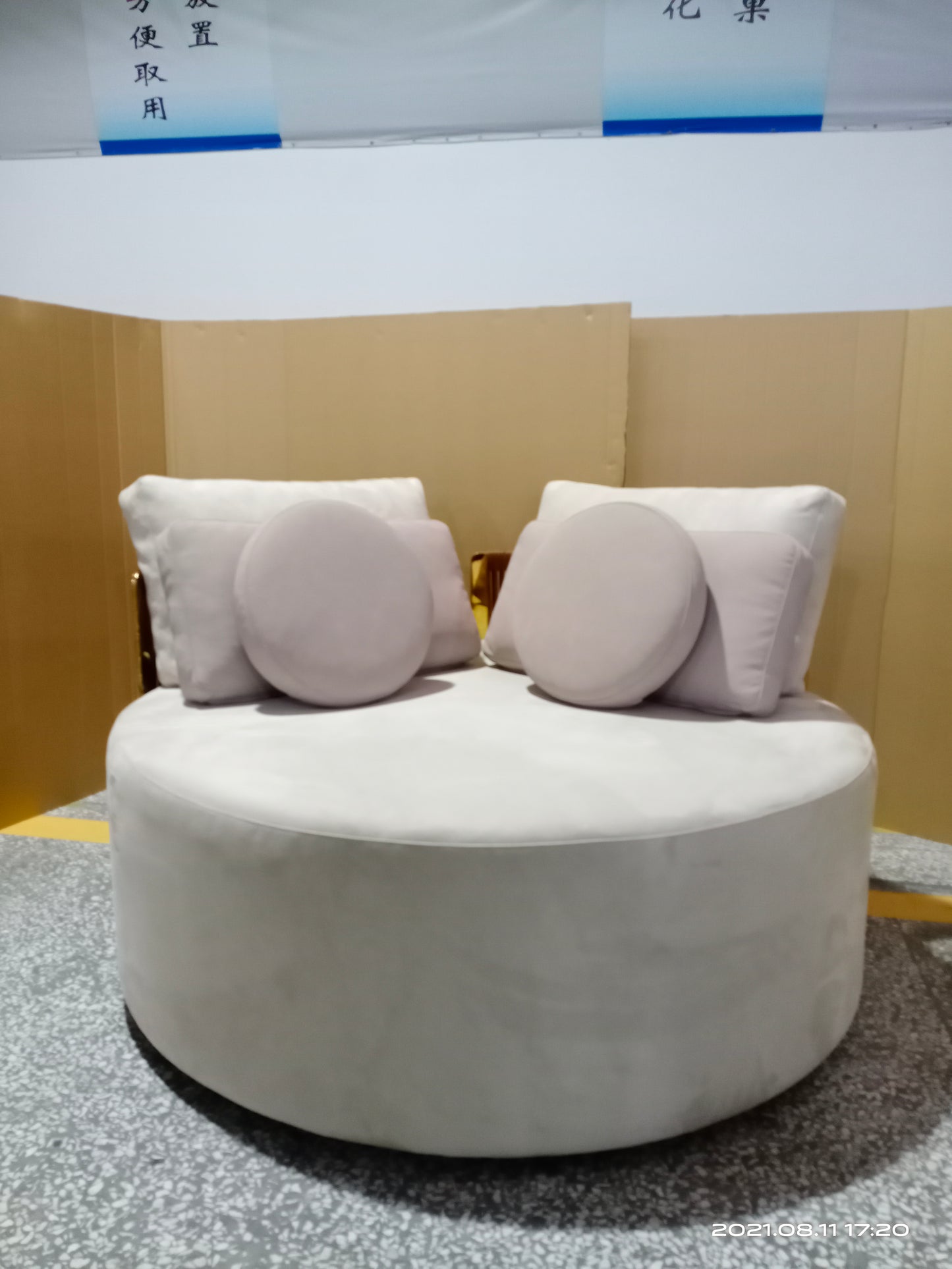 Leisure Sofa Italian Style Round Single Sofa Luxurious Furniture